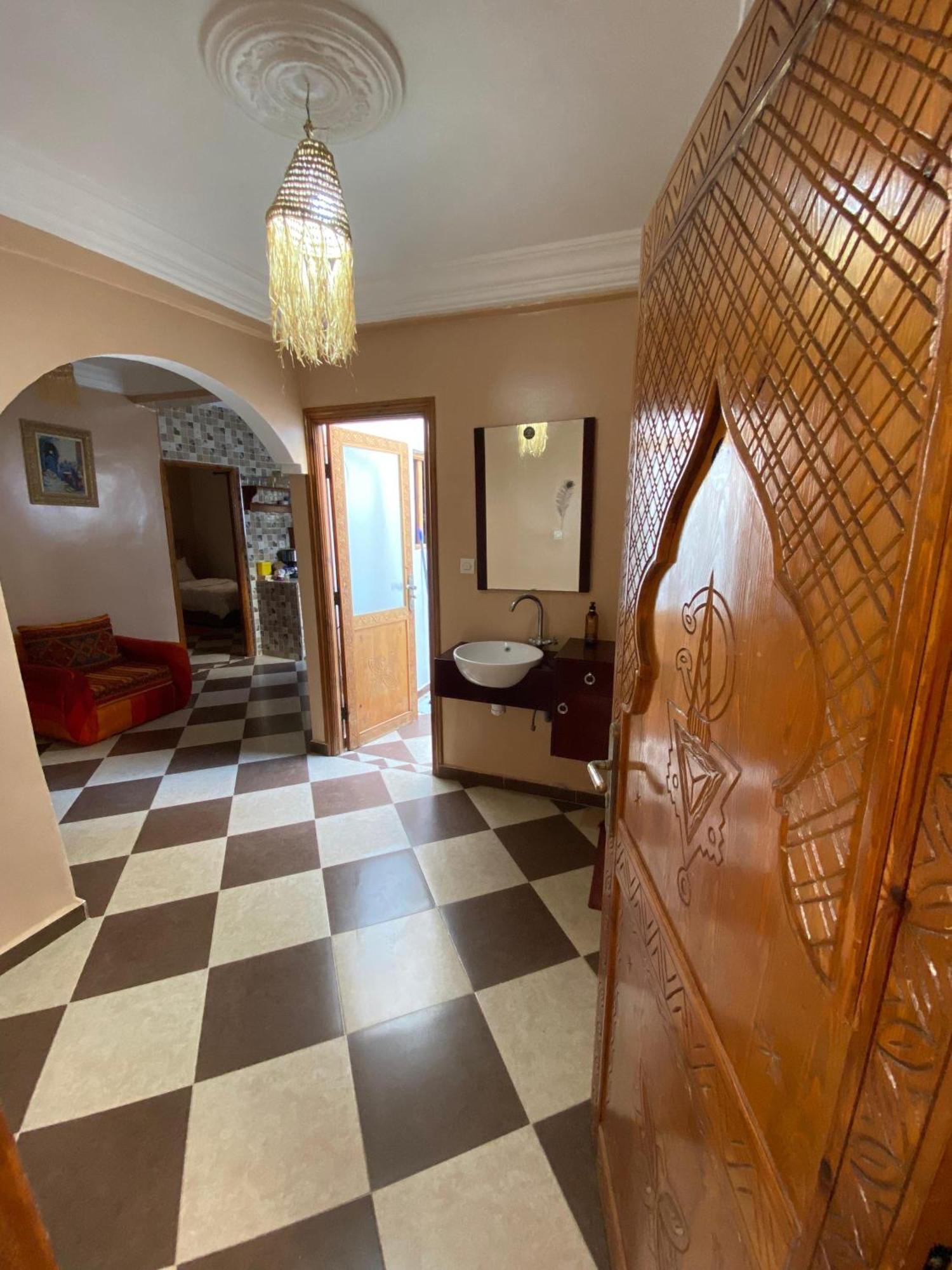 Mira Guest House ทากาเซาท์ ภายนอก รูปภาพ